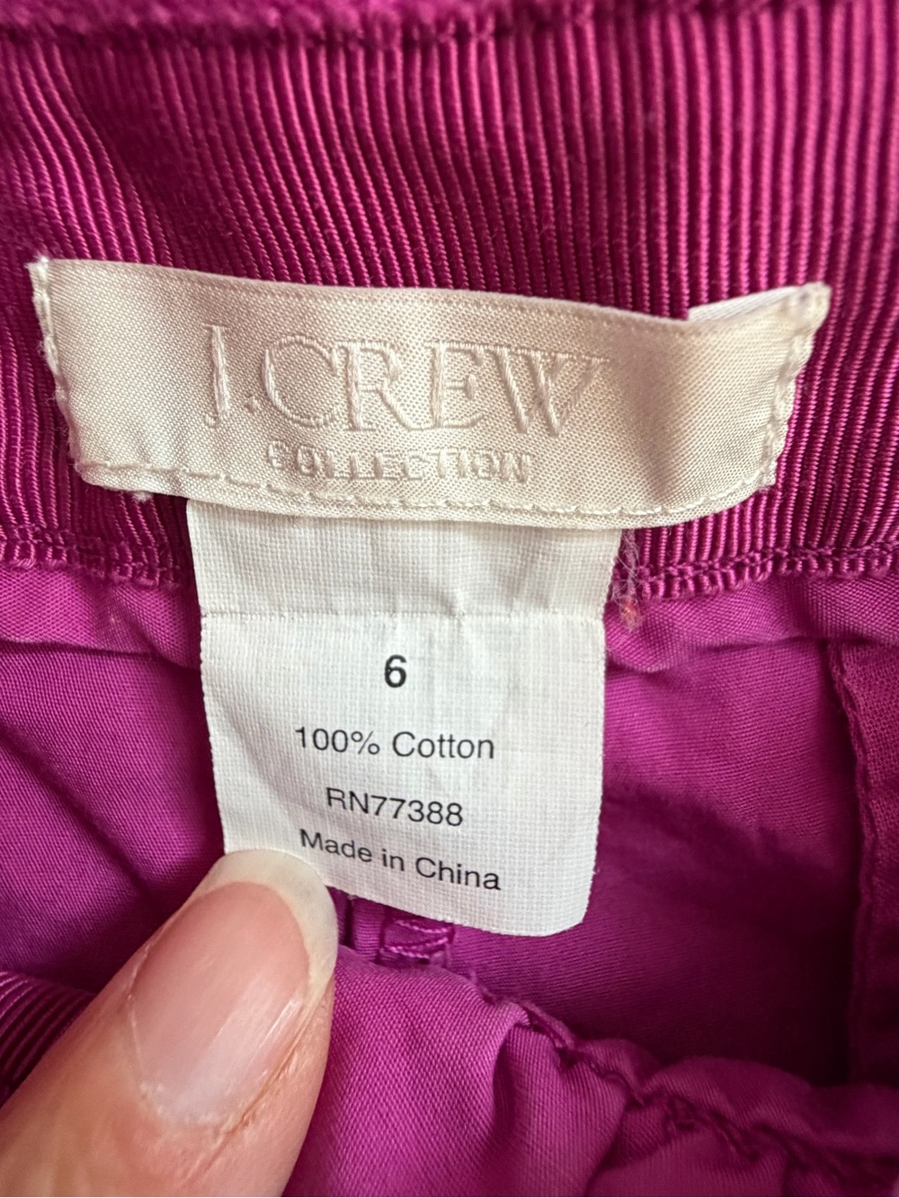 High-Waist Scalloped Hem Shorts in Magenta - Picture 2 of 8